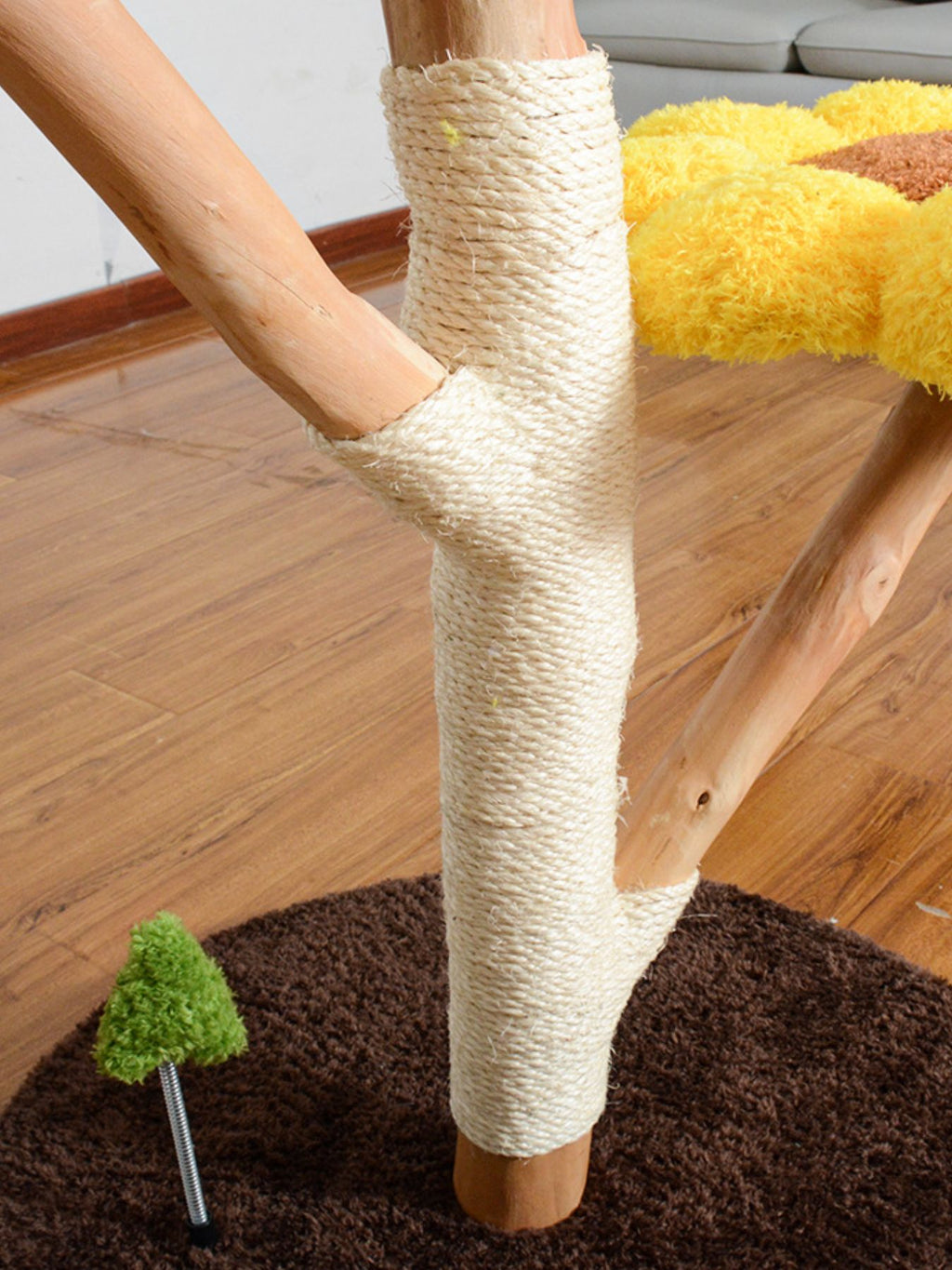 Sunflower multi-level cat tree and condo by Trendsi with sisal scratching posts, cozy perches, and enclosed hideouts for cats.