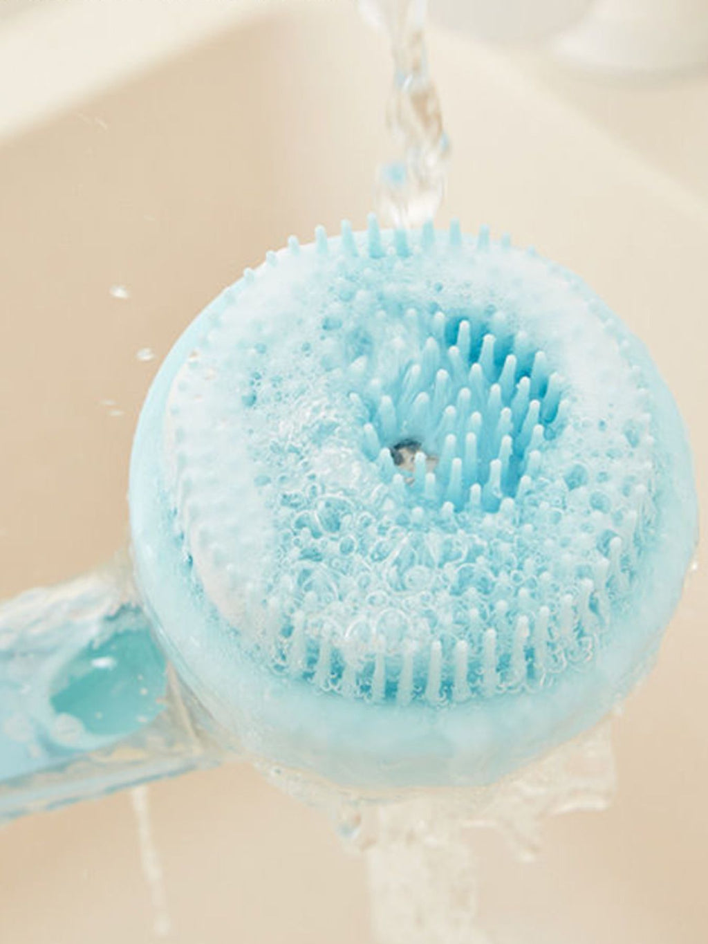 Soft pet shower brush by Trendsi with flexible bristles for gentle grooming and cleaning of pets during baths.