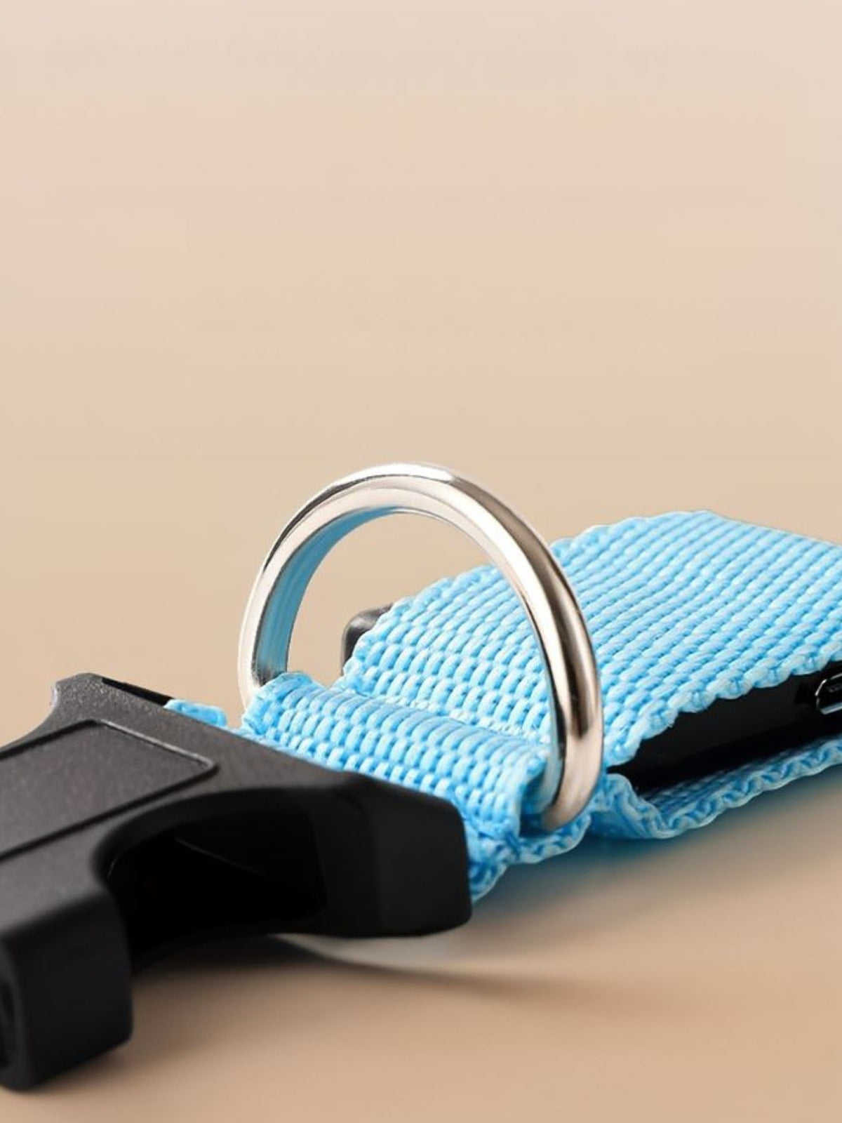 LED glowing pet collar for night safety, featuring adjustable straps and bright illumination from Trendsi.