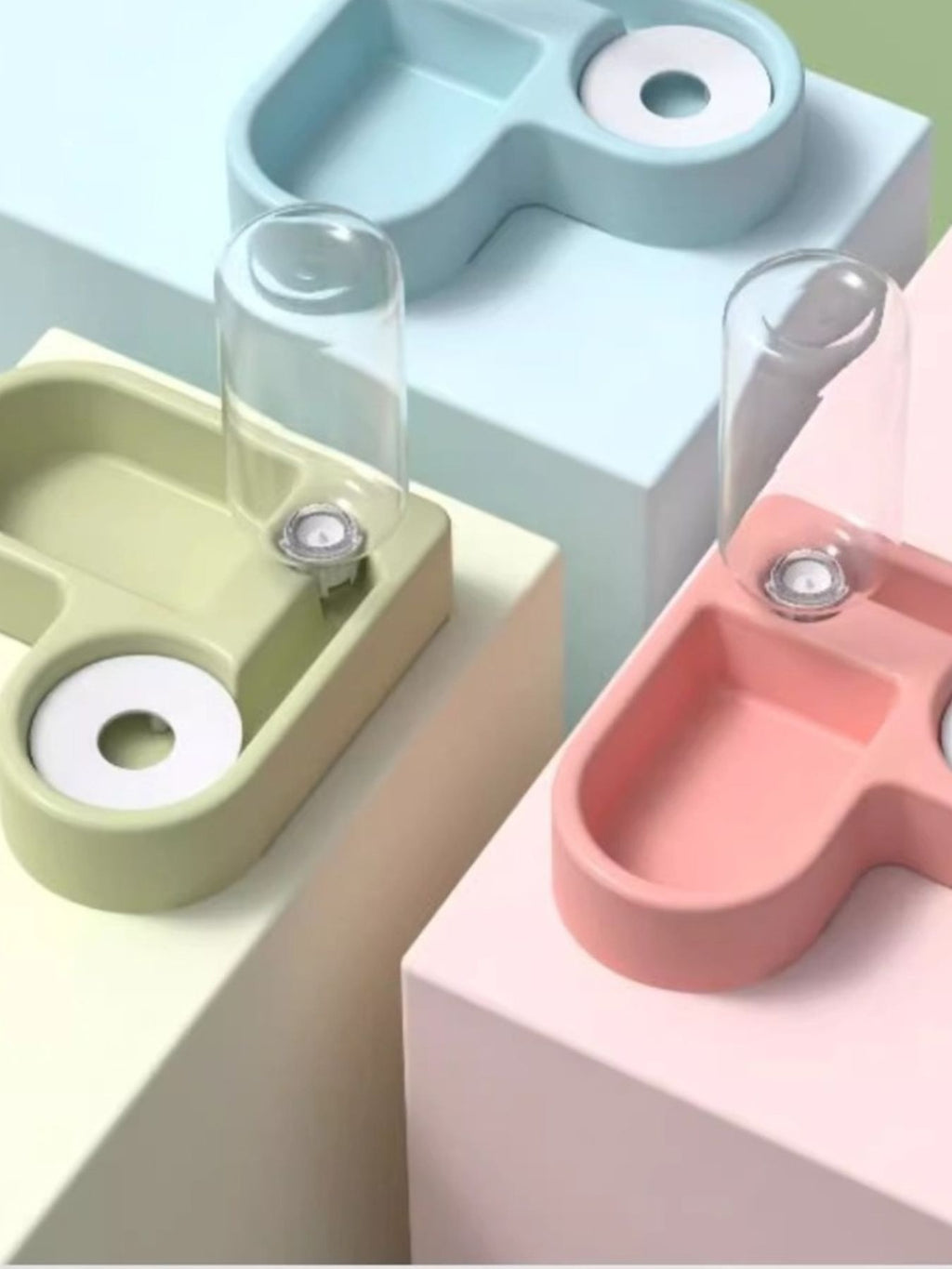 Automatic water refilling pet bowl by Trendsi, featuring a sleek design with a built-in water reservoir and dispenser for pets.