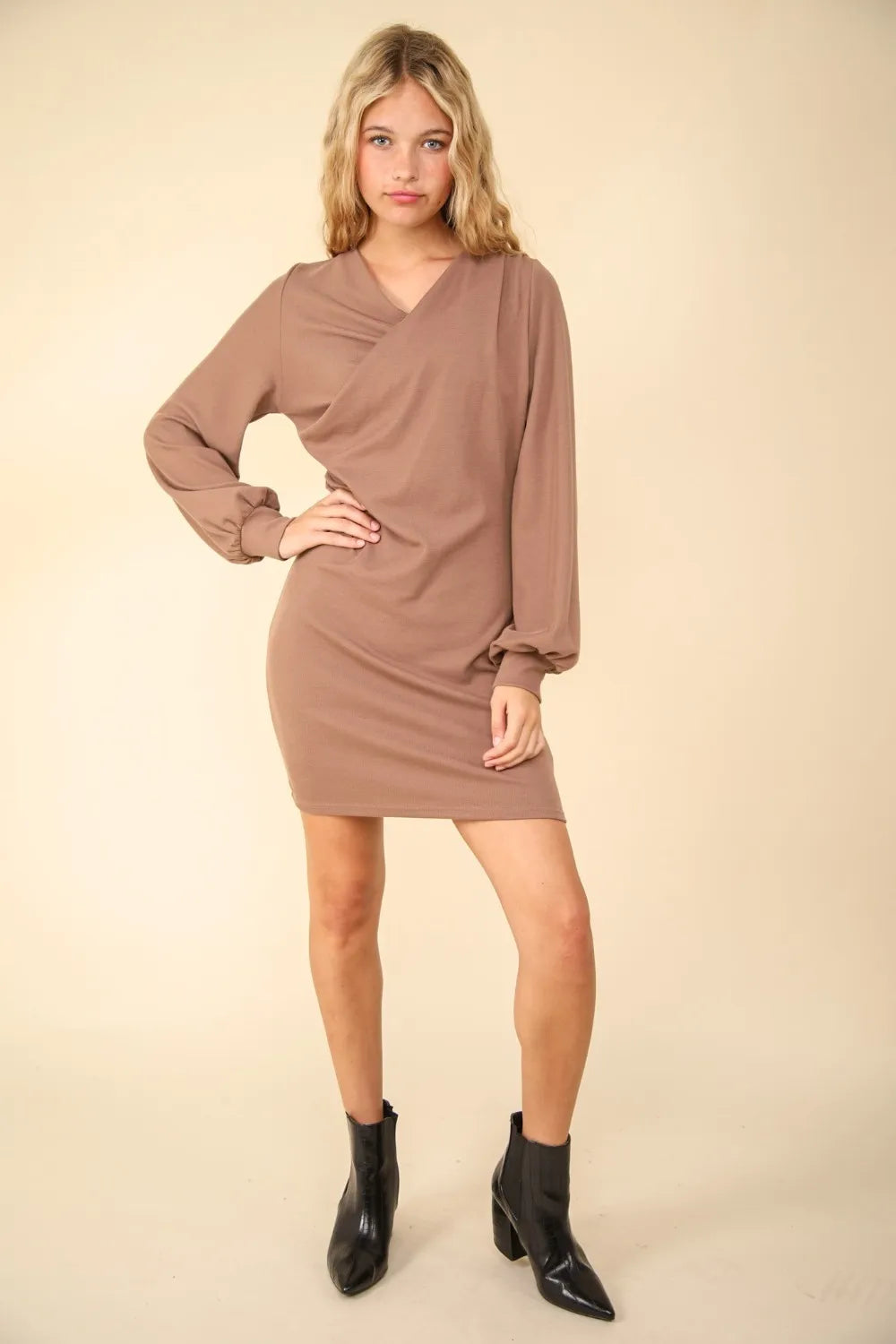 Trendsi VERY J ruched detail black bodycon mini dress, form-fitting with ruching on the sides and a sleeveless design.