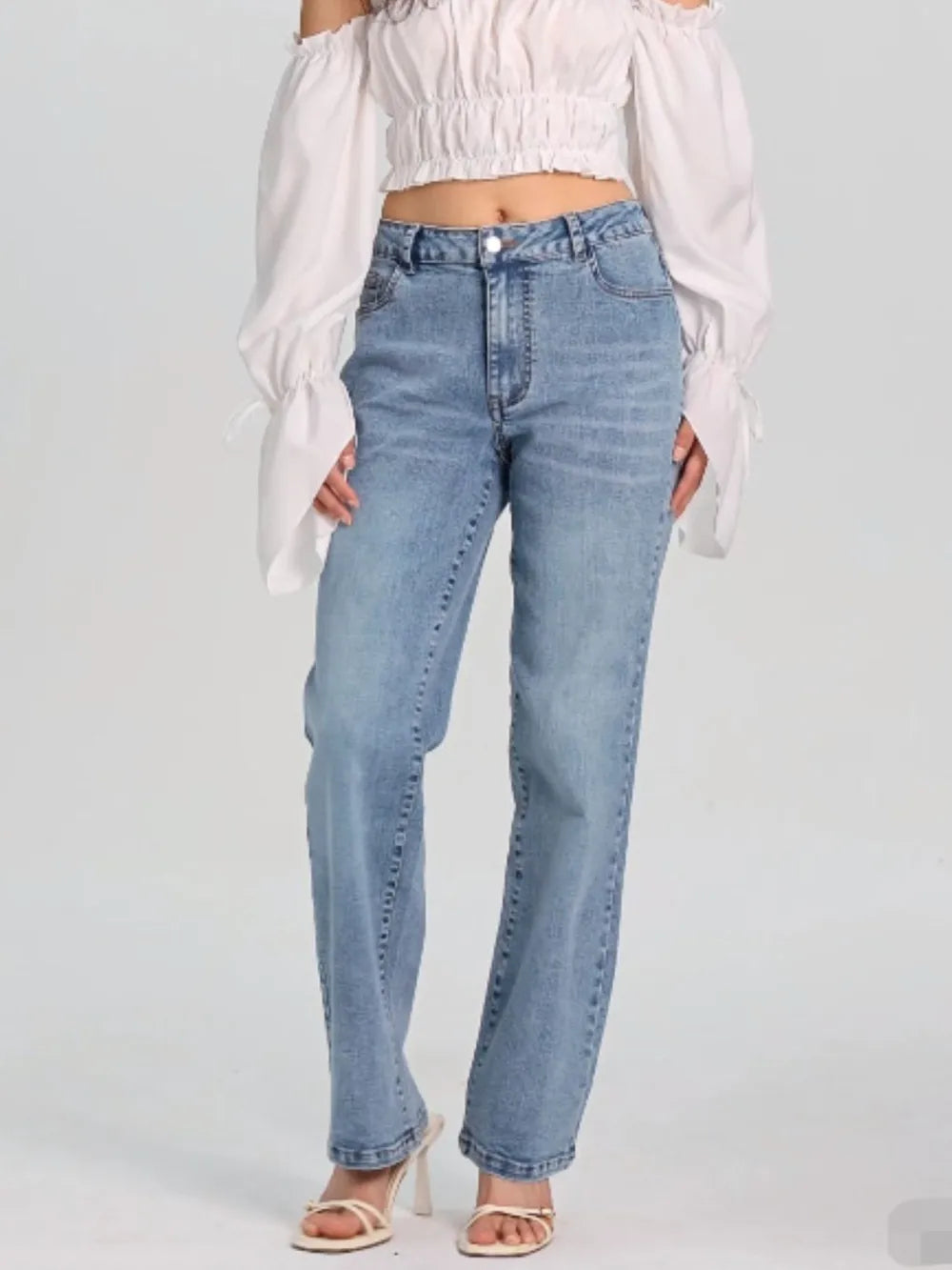 Women's High-Waisted Straight-Leg Jeans – Light Wash