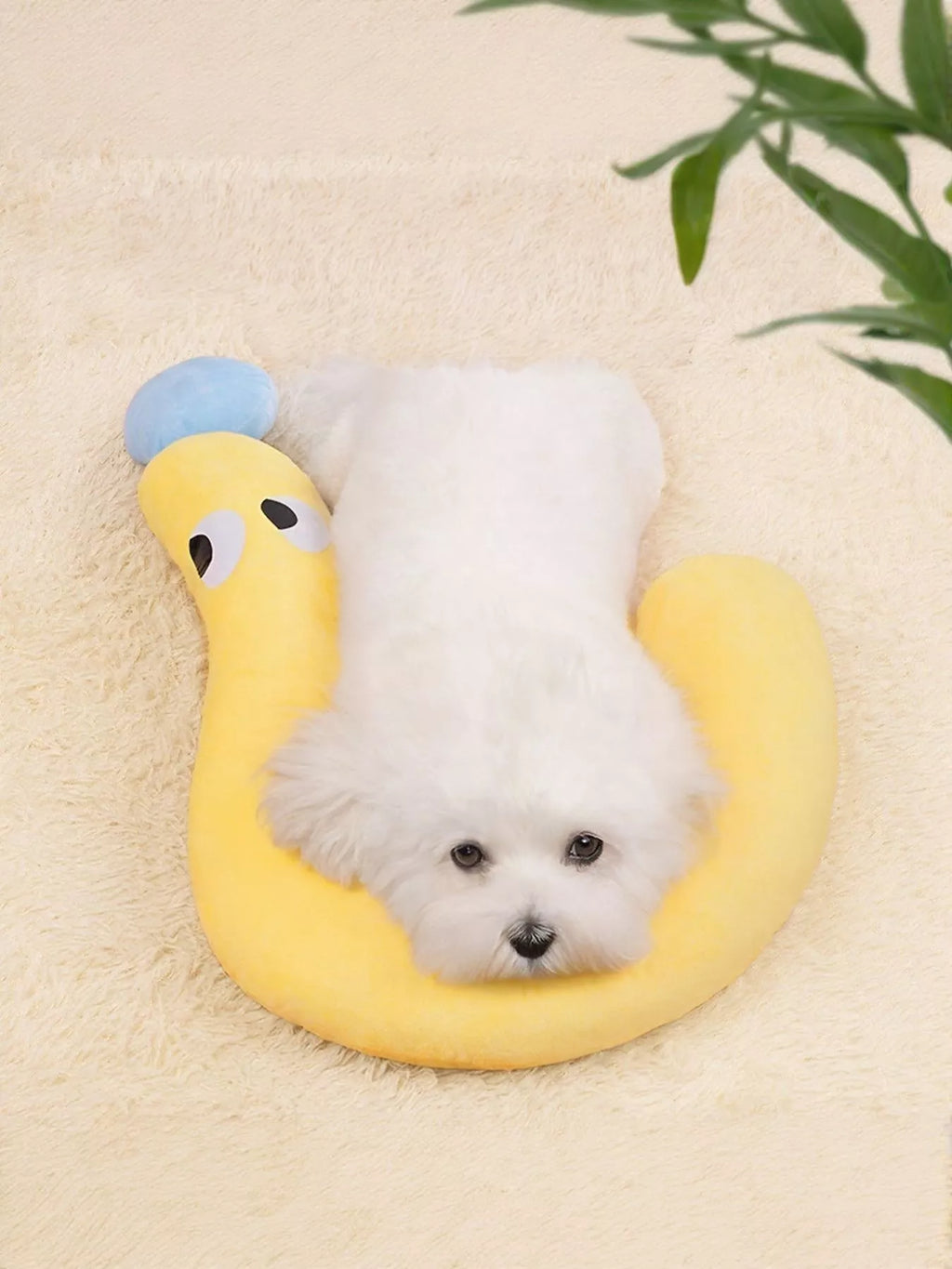 Question mark-shaped plush pet bed by Trendsi, soft and cozy for small pets, with a whimsical question mark design.