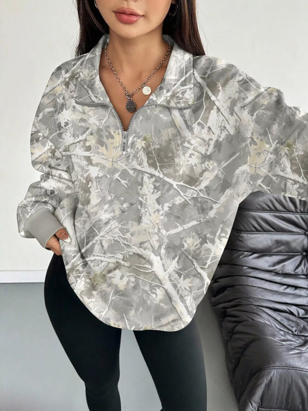 Printed quarter-zip sweatshirt with ribbed cuffs