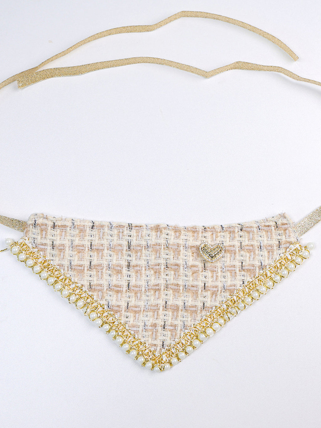Tweed pet scarf featuring a triangle pattern, stylish Trendsi accessory for dogs or cats, soft fabric and fashionable design.