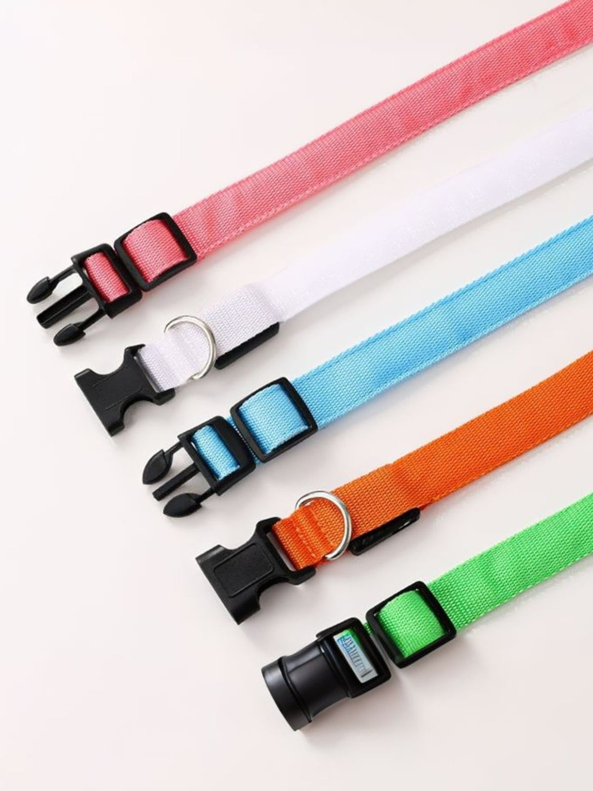 LED glowing pet collar by Trendsi with adjustable strap and bright safety light for nighttime visibility and pet safety.