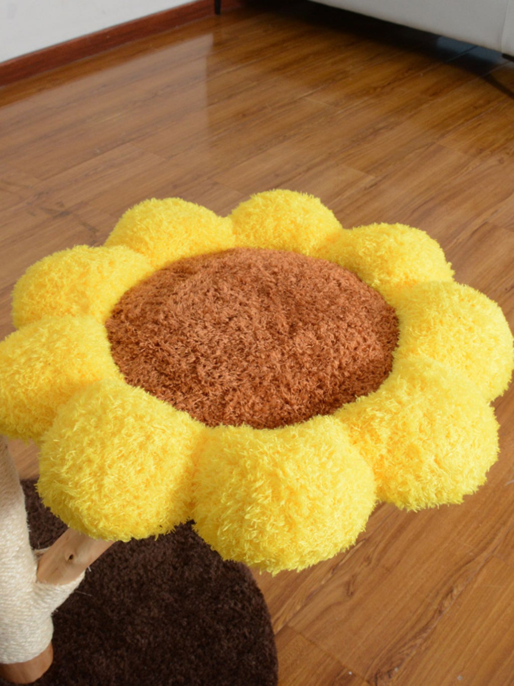 Sunflower multi-level cat tree and condo by Trendsi, featuring platforms, scratching posts, and cozy hiding spots for cats.