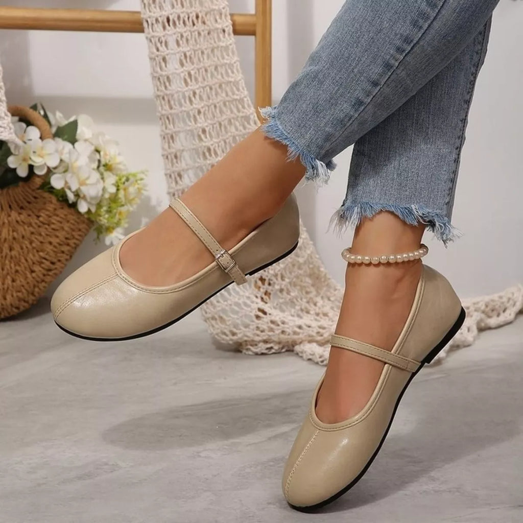 Trendsi round toe flats slip-ons with a sleek design, featuring a comfortable fit and smooth finish for everyday wear.