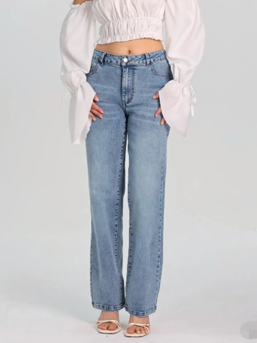 Women's High-Waisted Straight-Leg Jeans – Light Wash