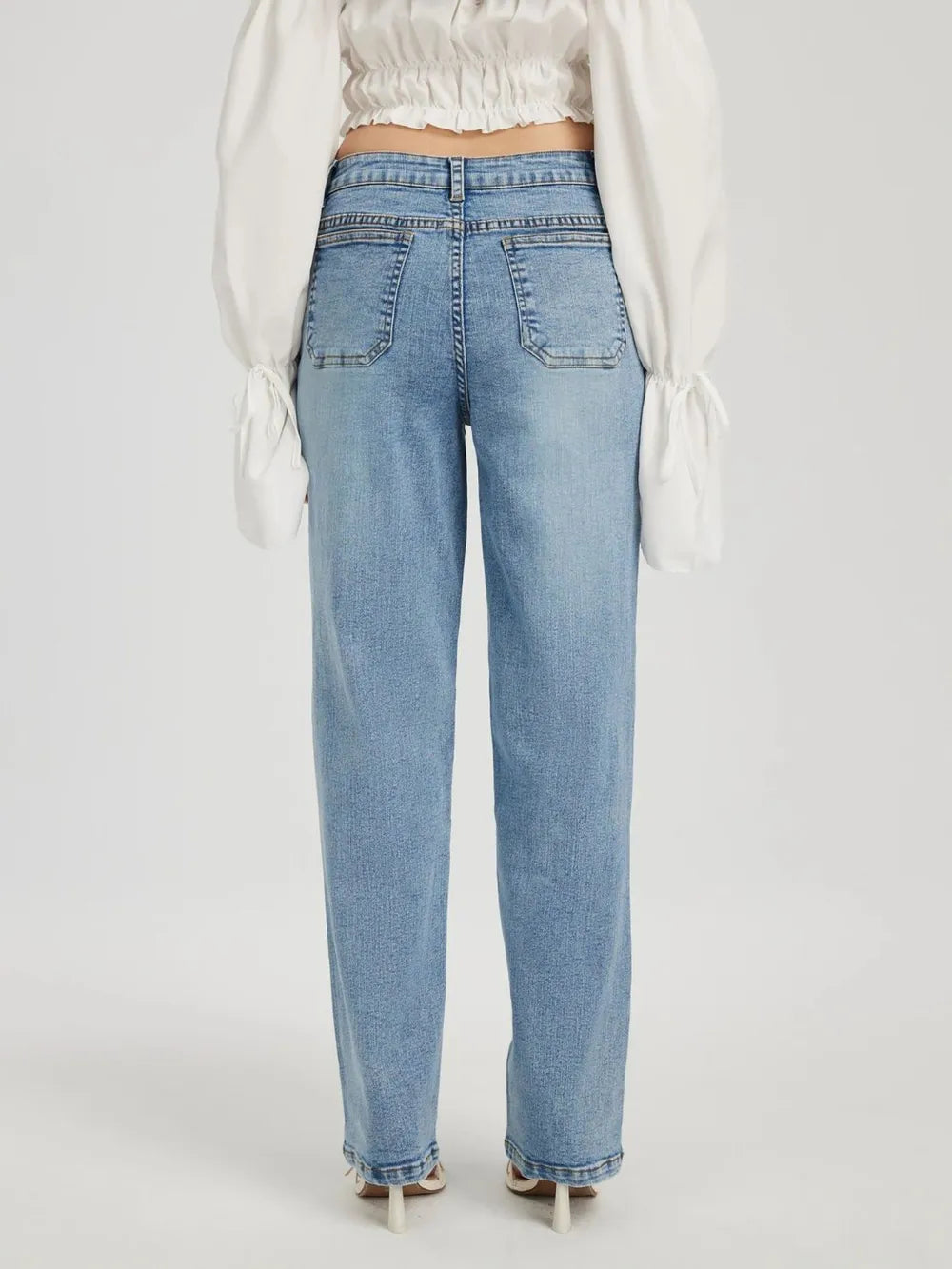 Women's High-Waisted Straight-Leg Jeans – Light Wash