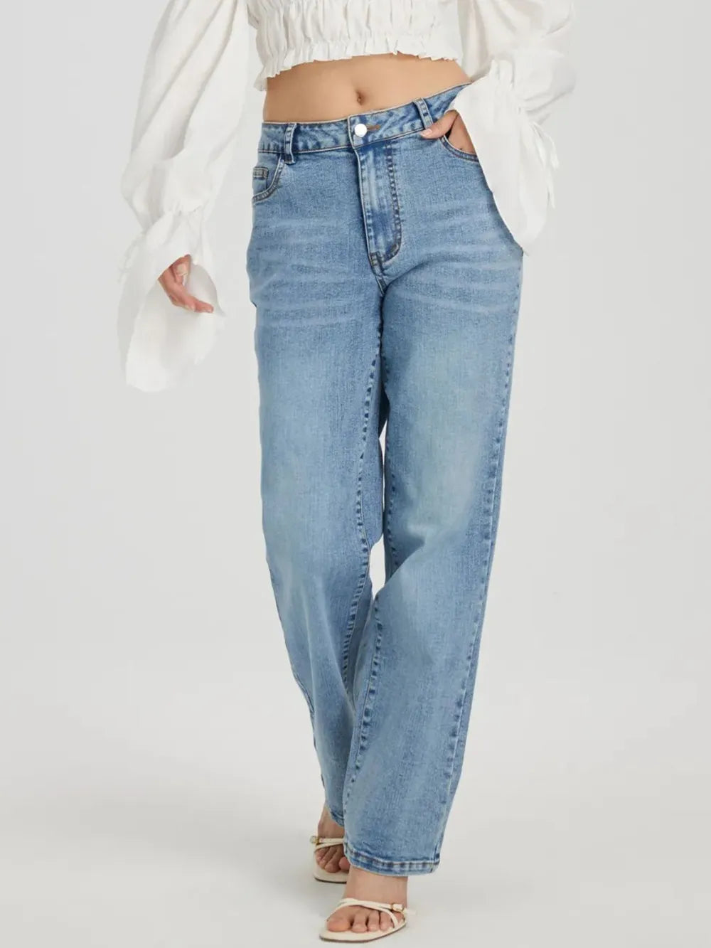 Women's High-Waisted Straight-Leg Jeans – Light Wash