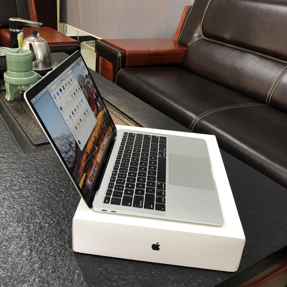 2025 new Apple notebook MacBook ultra-thin air computer business office notebook pro independent display gaming i7