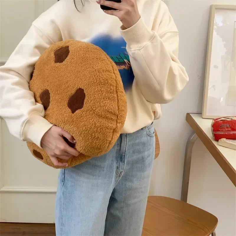 Almohada de peluche de galleta con chispas de chocolate