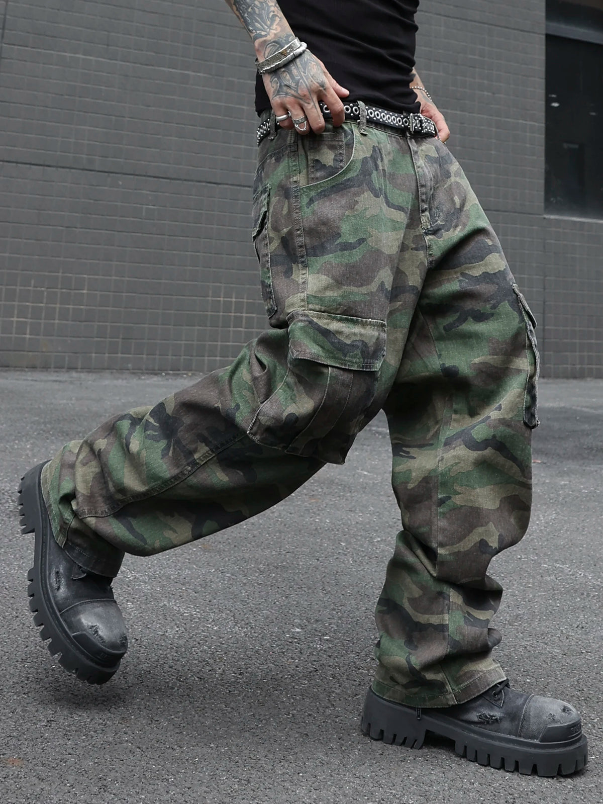 Men’s Army-Green Multi-Pocket Utility Cargo Jeans