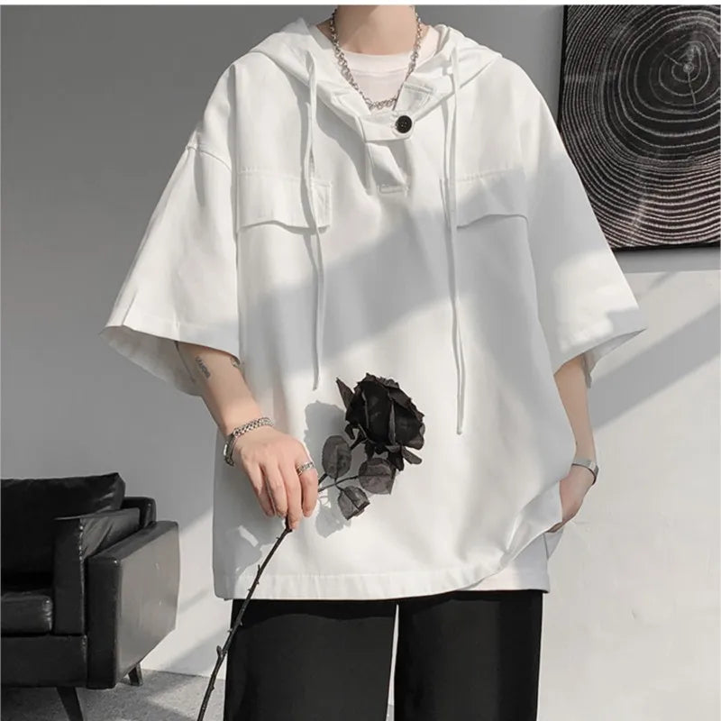 Camiseta urbana de manga corta con capucha para hombre