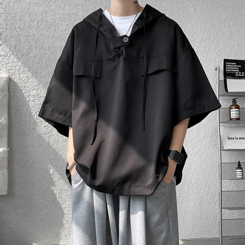Camiseta urbana de manga corta con capucha para hombre