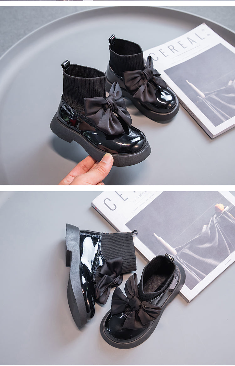 Zapatos escolares negros con lazo para niña