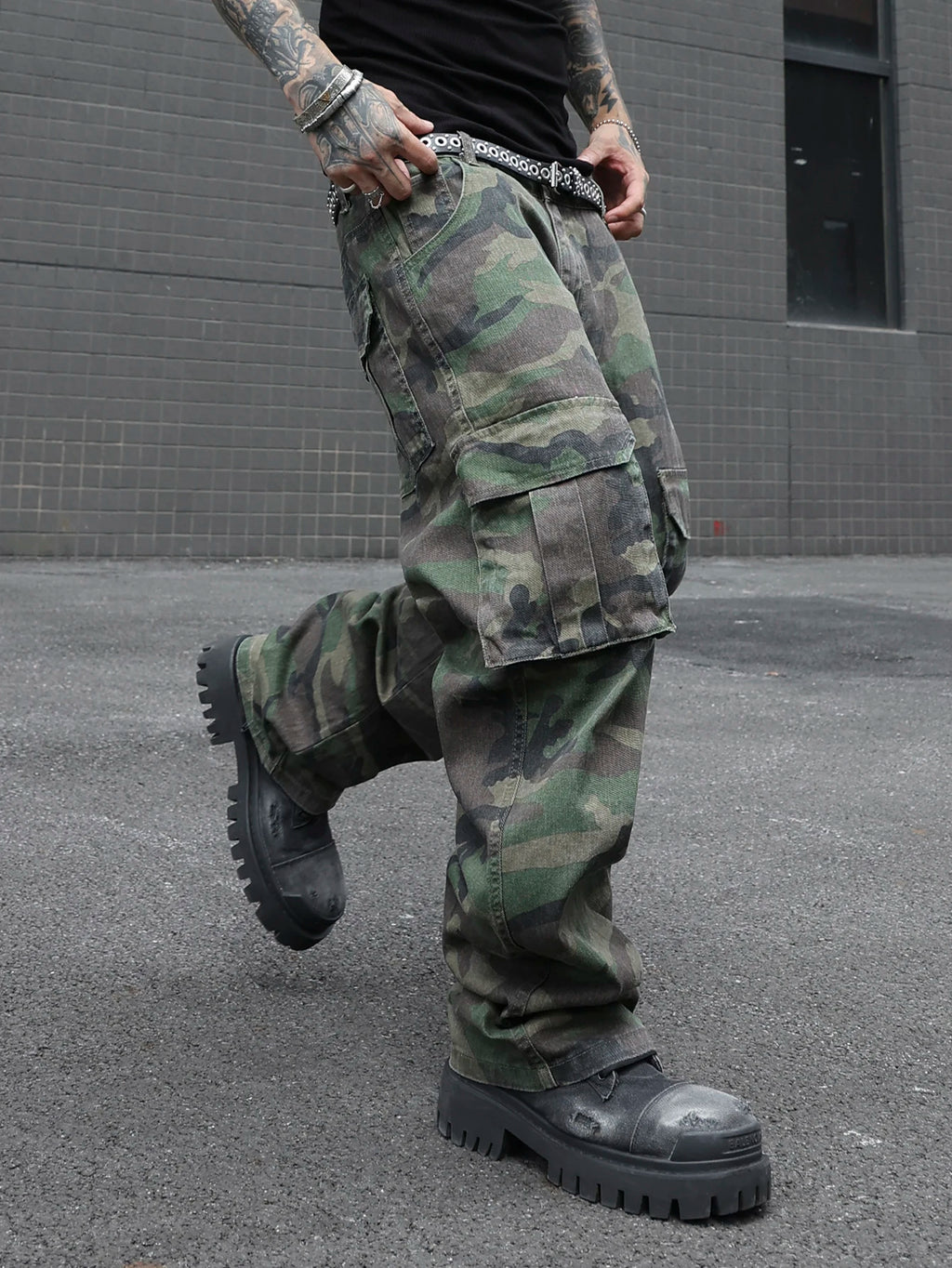 Men’s Army-Green Multi-Pocket Utility Cargo Jeans