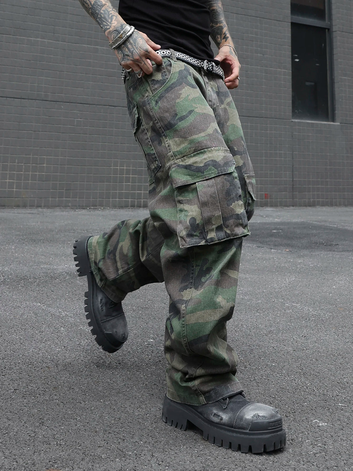 Men’s Army-Green Multi-Pocket Utility Cargo Jeans