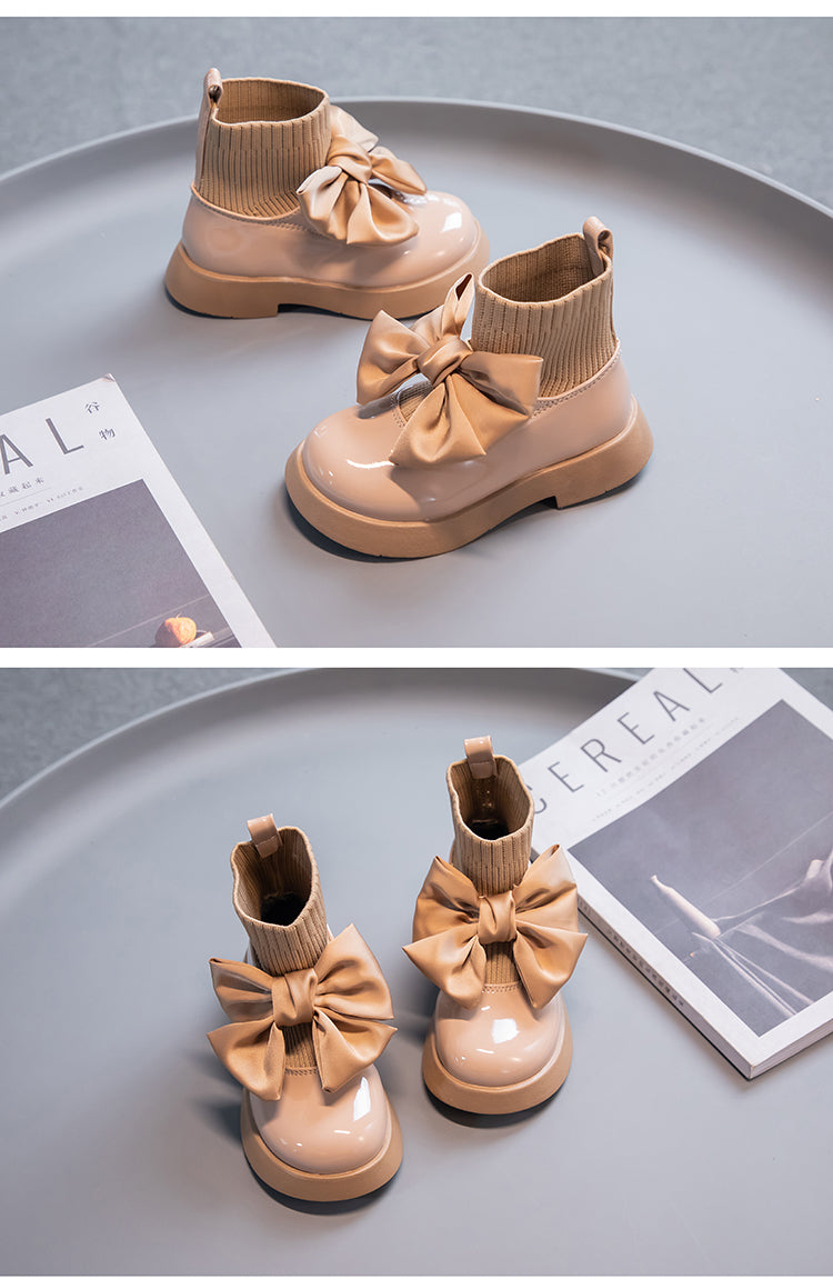 Zapatos escolares negros con lazo para niña
