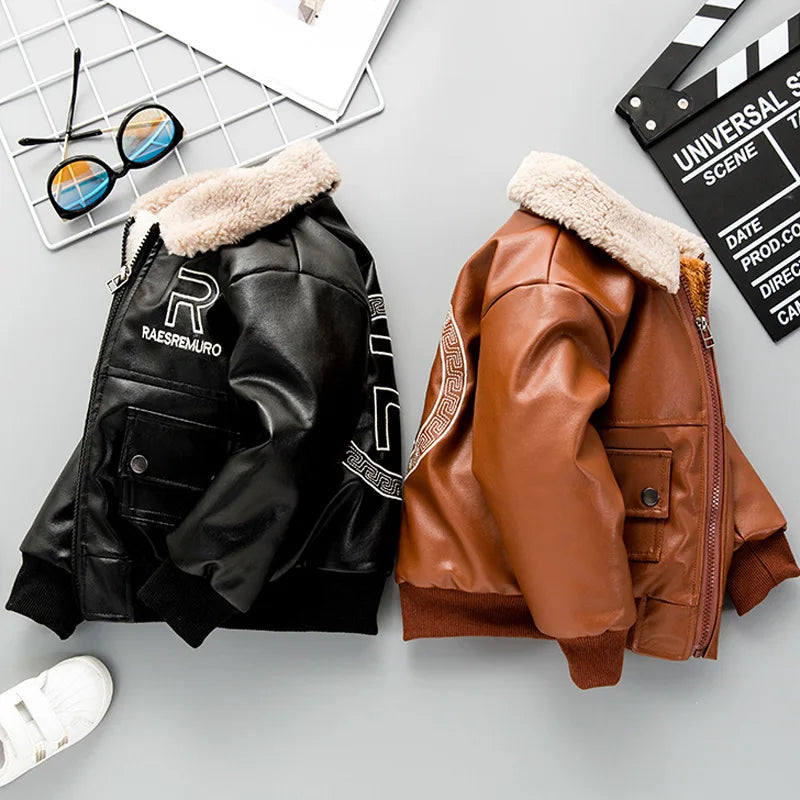 Chaqueta de invierno de poliuretano forrada en polar para niño