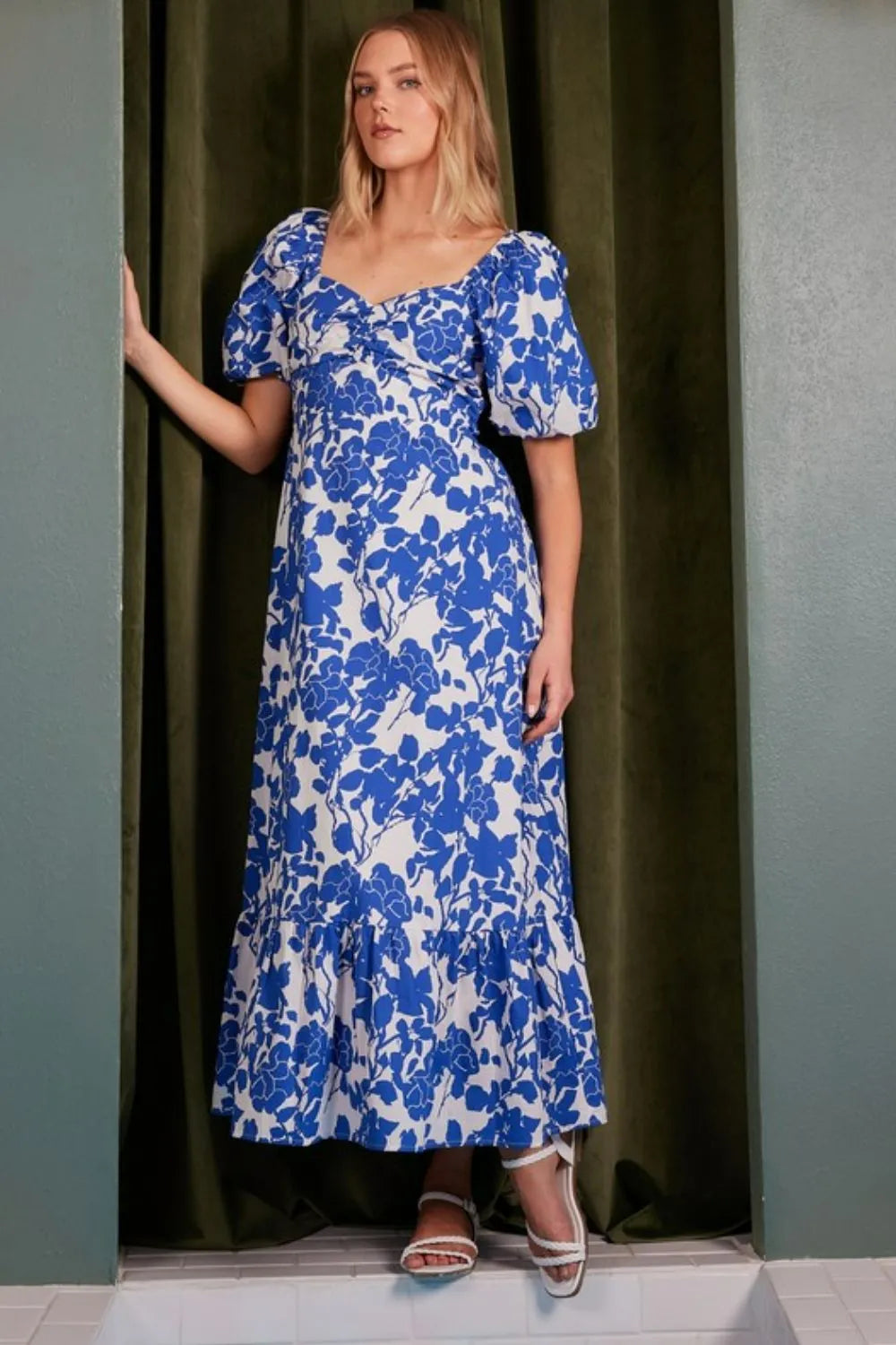 Trendsi Mittoshop floral sweetheart neck puff sleeve dress with cutout back, feminine and stylish for special occasions.