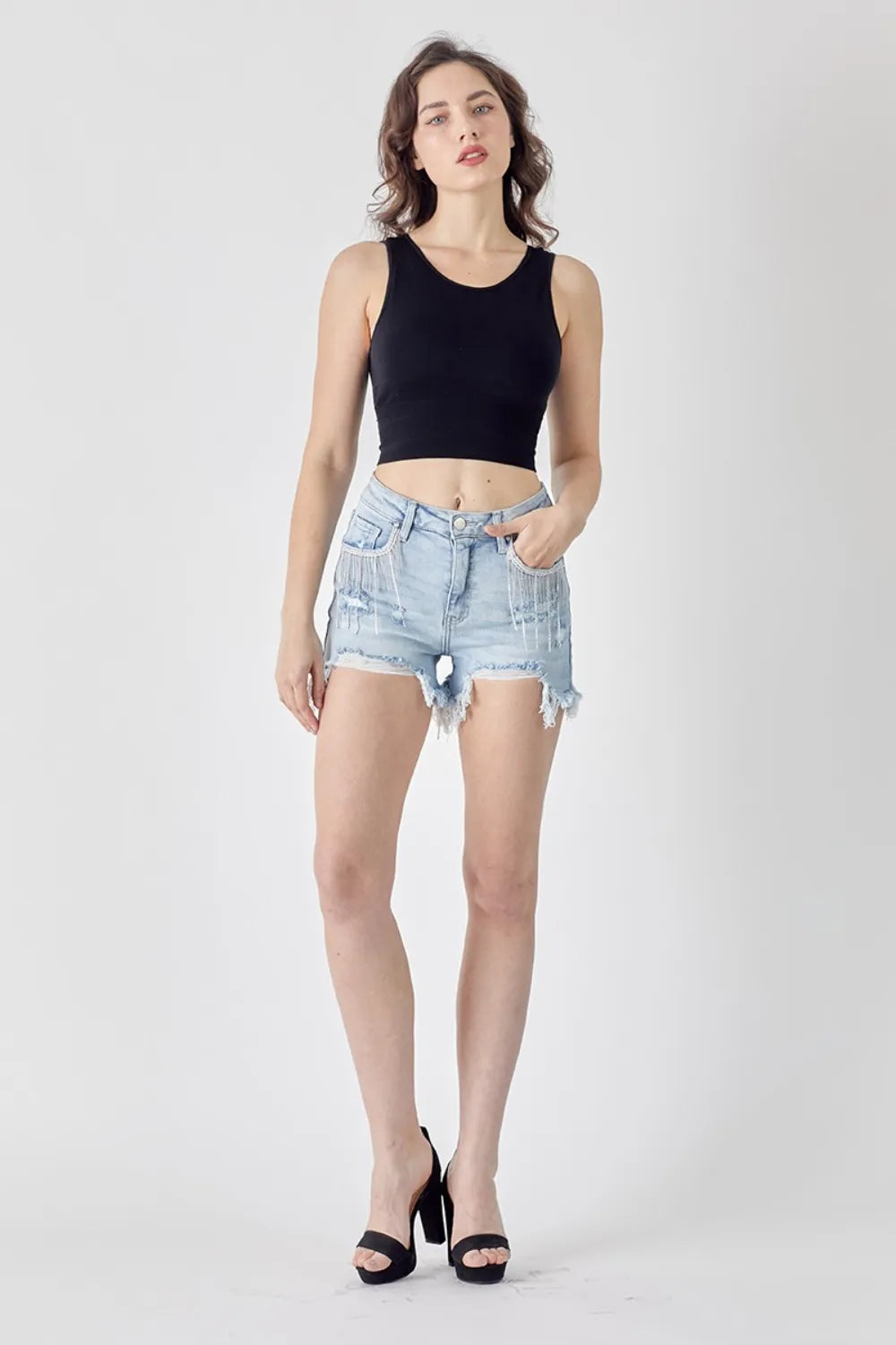Risens frayed hem denim shorts with fringe detail pockets, casual summer style, blue denim, front view, trendy fashion.