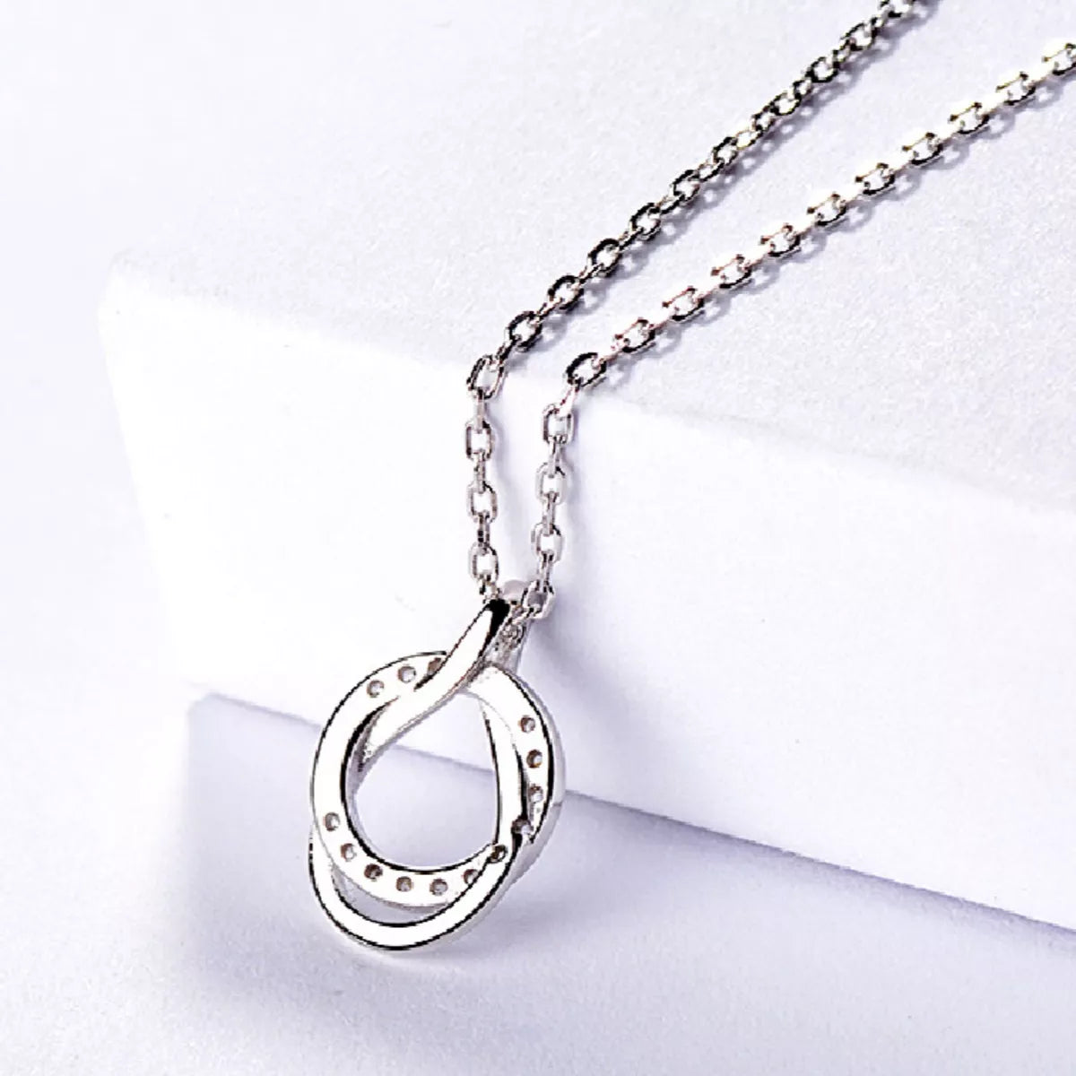 925 Sterling Silver Zircon Pendant Necklace with sparkling gemstone and delicate chain, elegant jewelry accessory.