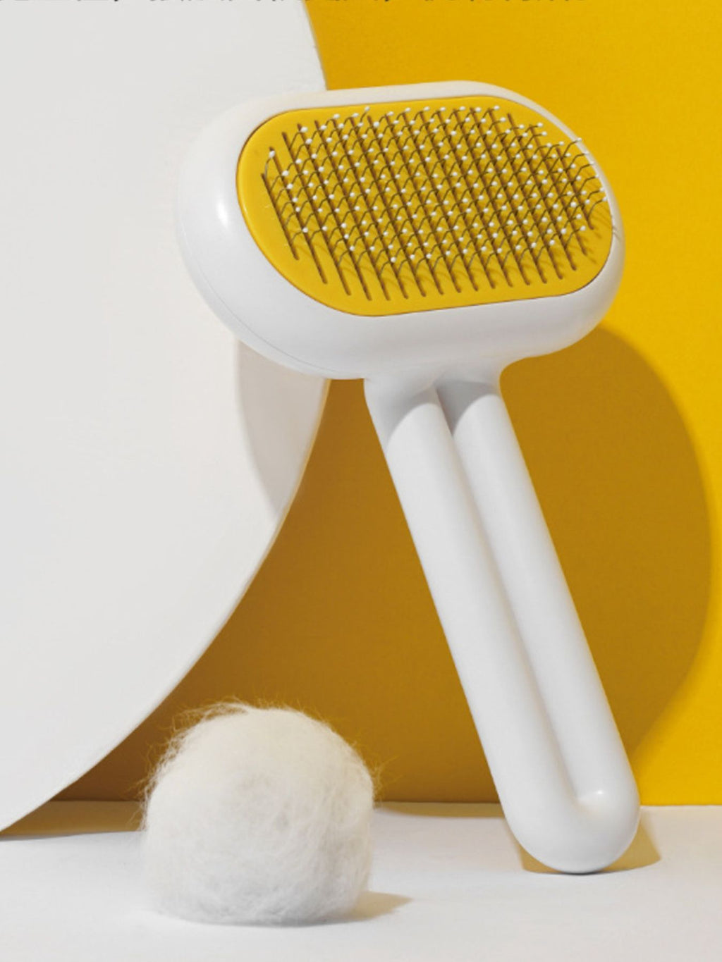 Trendsi portable pet hair remover brush with ergonomic handle and sticky surface for effective pet hair removal from furniture and clothing.
